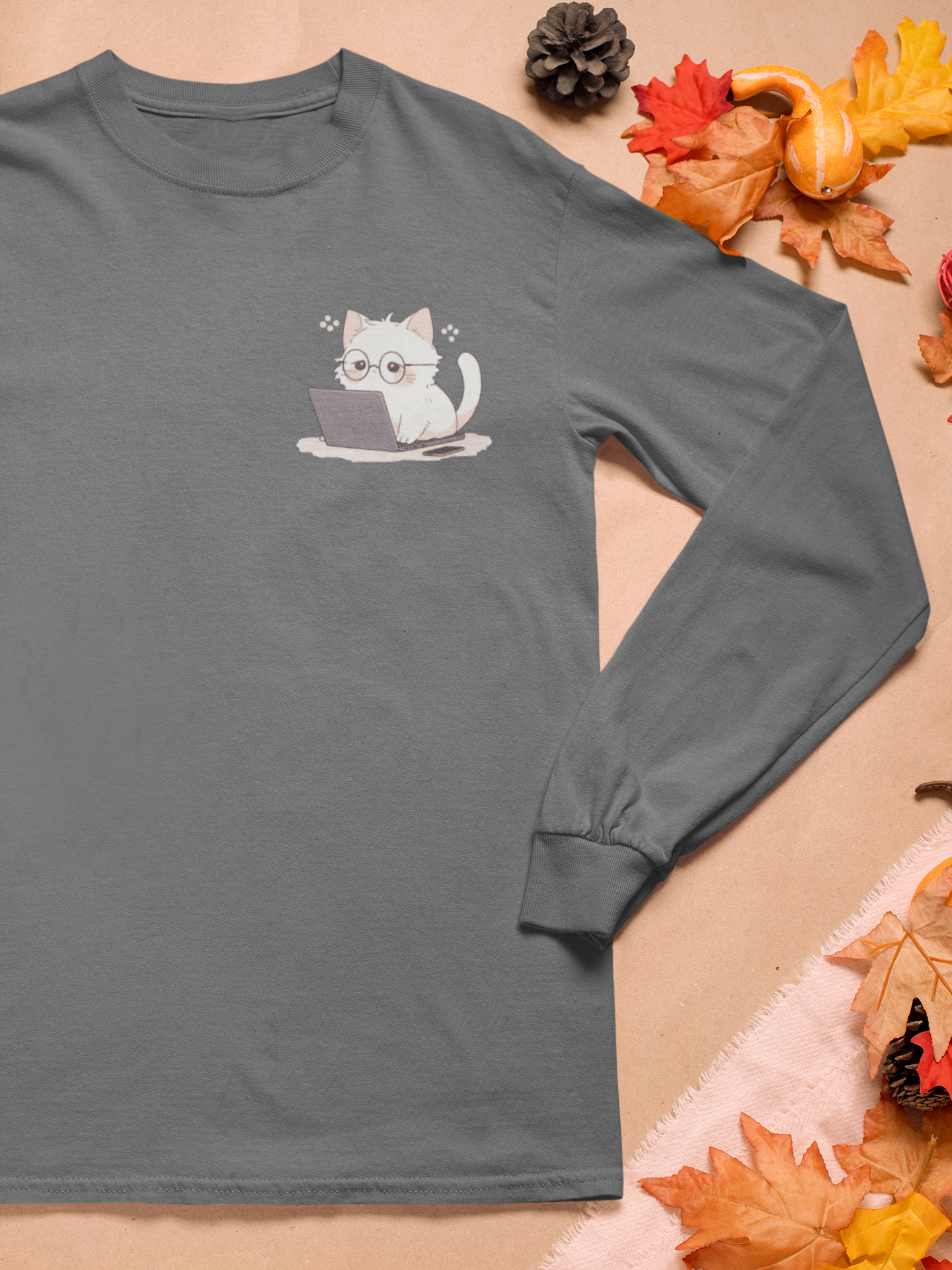 Nerd Neko: Cute Cat Working on Laptop Long Sleeve Tee